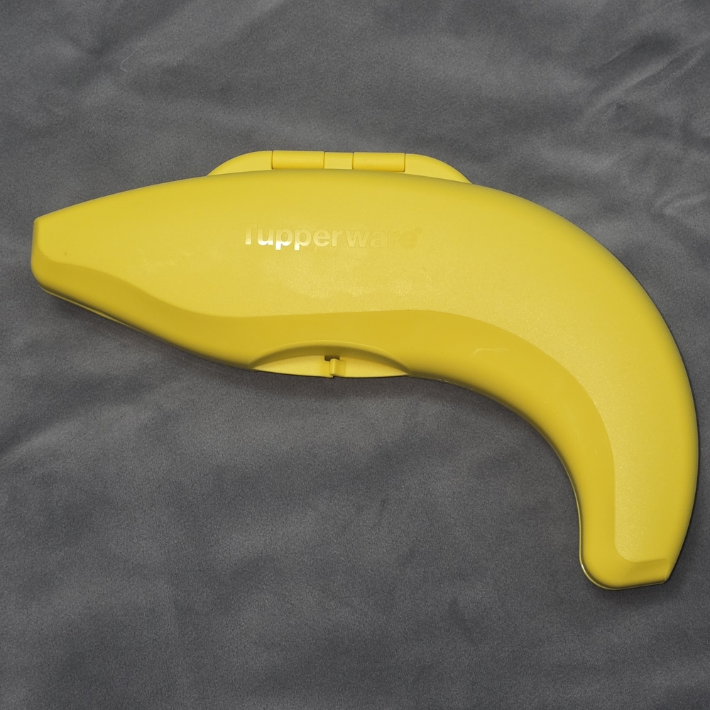 Tupperware Yellow Banana Keeper